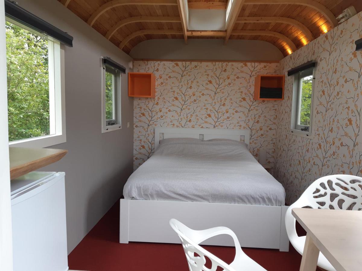 B&B Pipowagen "Het Wellnesst" Op Wellness Camping En B&B Stoltenborg Meddo Exterior photo