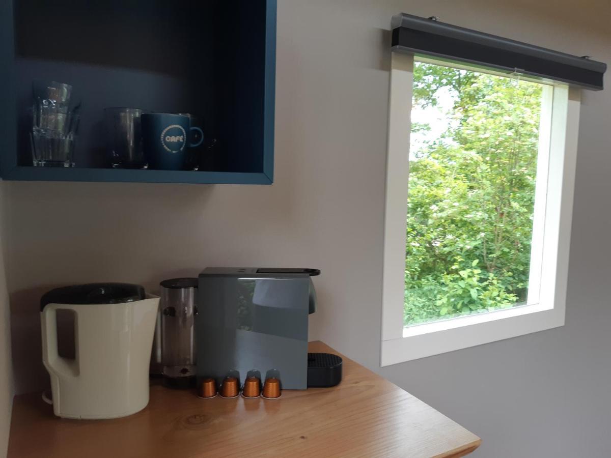 B&B Pipowagen "Het Wellnesst" Op Wellness Camping En B&B Stoltenborg Meddo Exterior photo