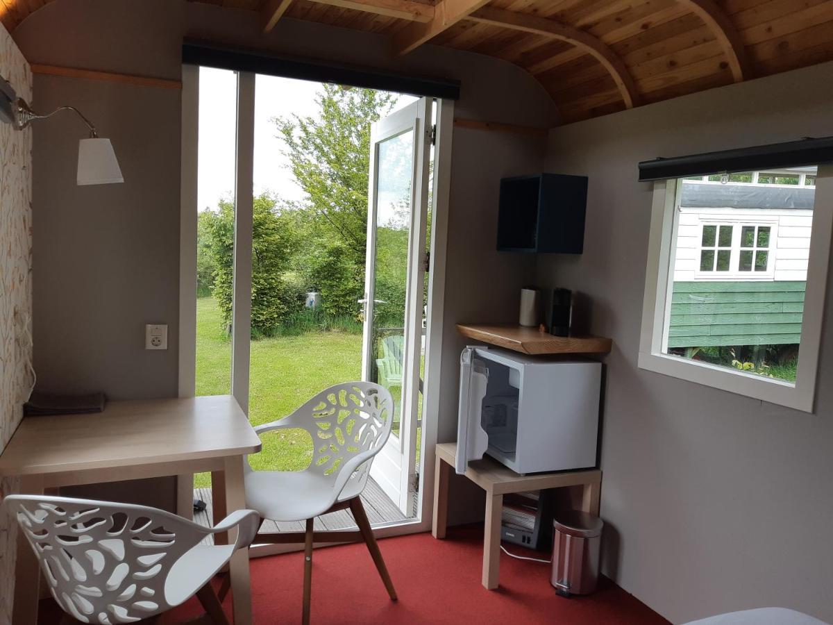 B&B Pipowagen "Het Wellnesst" Op Wellness Camping En B&B Stoltenborg Meddo Exterior photo